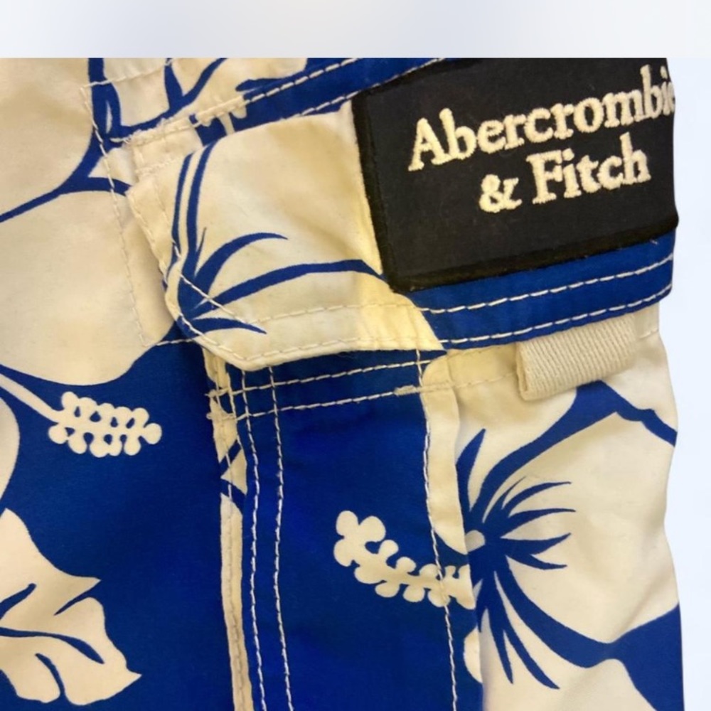 Abercrombie & Fitch Navy Floral Cargo Swimming Trunks - Picture 4 of 4